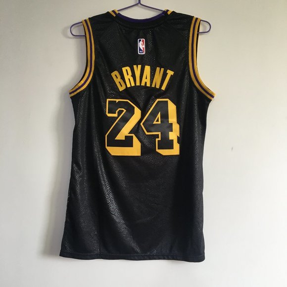 kobe commemorative jersey